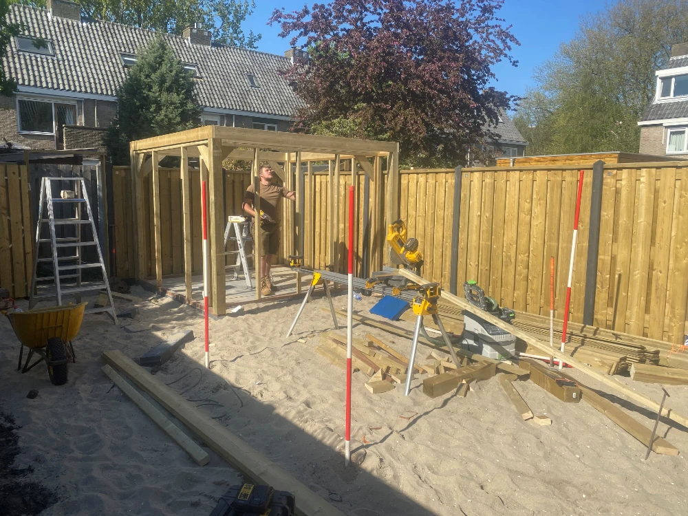 Tuinhuis laten bouwen